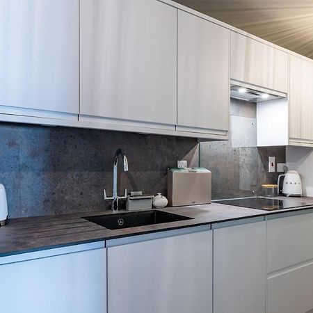 Large Stylish Studio In The Heart Of The City Bath Bagian luar foto
