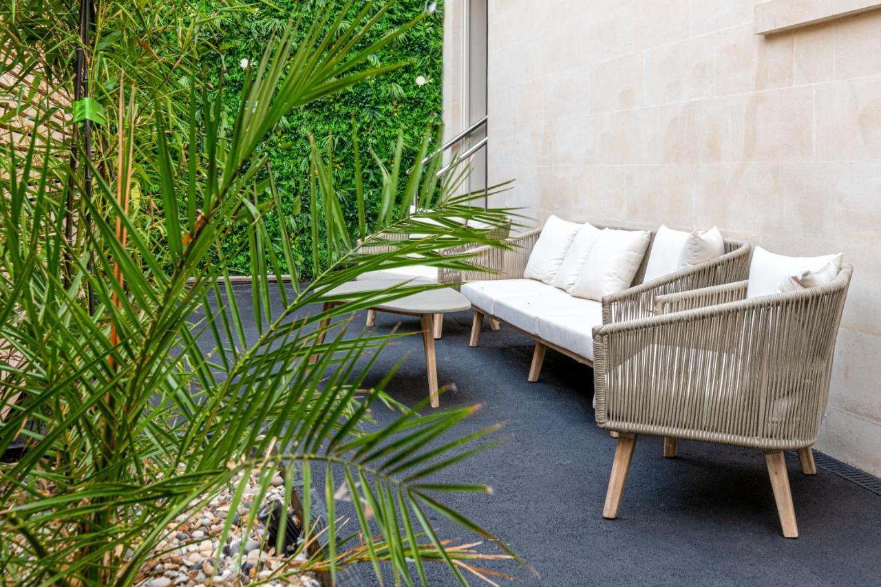 Large Stylish Studio In The Heart Of The City Bath Bagian luar foto
