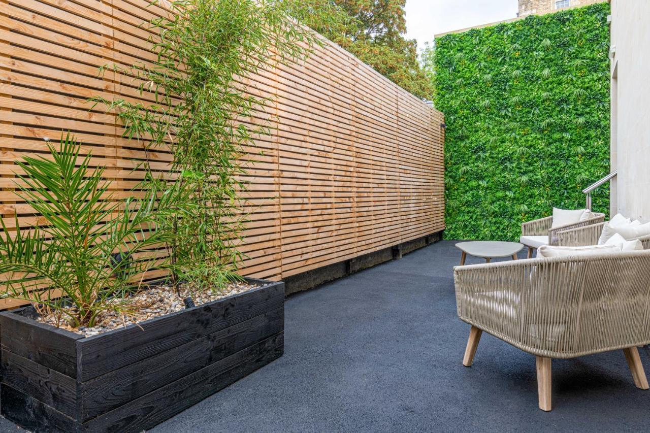 Large Stylish Studio In The Heart Of The City Bath Bagian luar foto